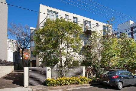 Bright and sunny apartment with views. - Photo 4