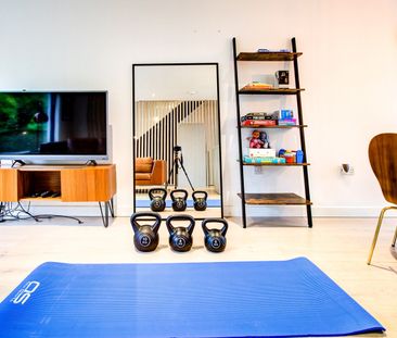 5 Bed Terraced House, Savona Close, SW19 - Photo 5