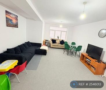 2 bedroom flat to rent - Photo 6