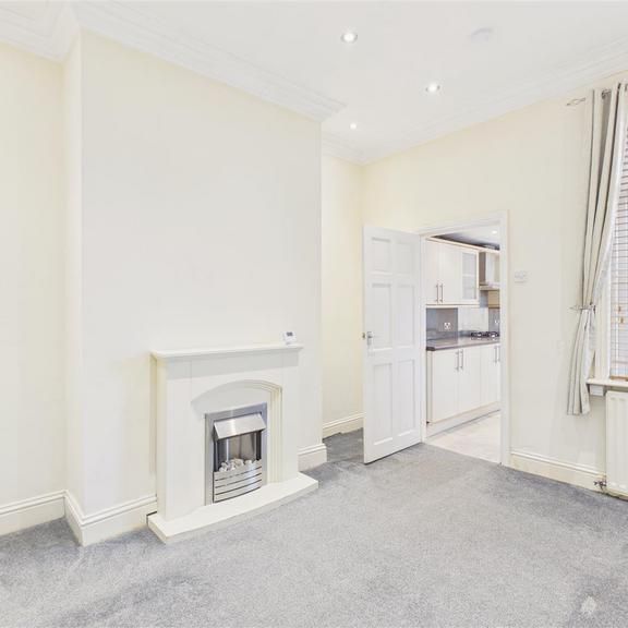 2 bedroom cottage to rent - Photo 1