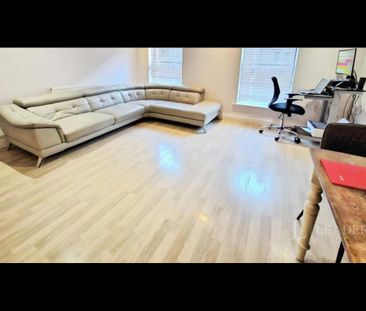 2 Bed Flat, Auction House Courtyard, LU1 - Photo 1