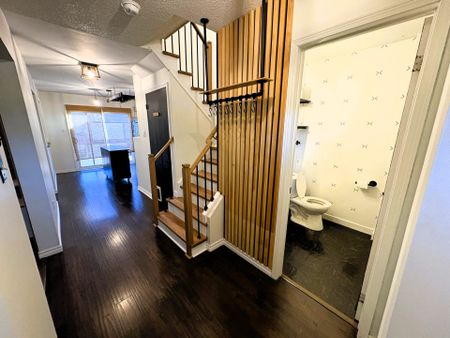 For Lease - 20 Corrie Crescent, Essa, Ontario - Photo 2