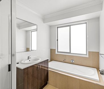 Stylish & Spacious Living in Cranley - Photo 6