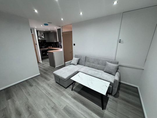 2 bedroom flat to rent - Photo 1