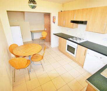 North Hill Road, Hyde Park, LS6 2EN, Leeds - Photo 4