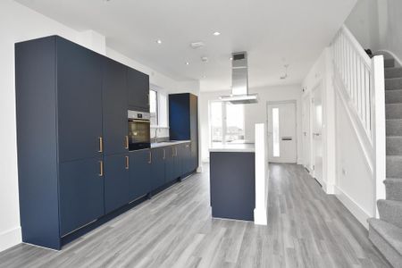 2 bedroom semi-detached house to rent - Photo 4