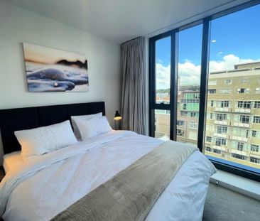 Two bedroom, two bathroom penthouse corner apartment - Photo 5