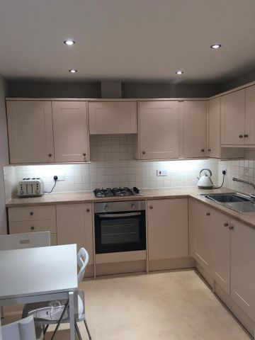 2 bedroom flat to rent - Photo 4