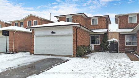 Detached Home For Lease | W8143836 - Photo 4