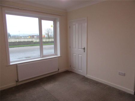 An attractive property on the outskirts of Dumfries offering newly decorated spacious accommodation. No pets. - Photo 3