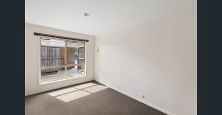 ULTRA CONVENIENT GROVEDALE LOCATION - Photo 4