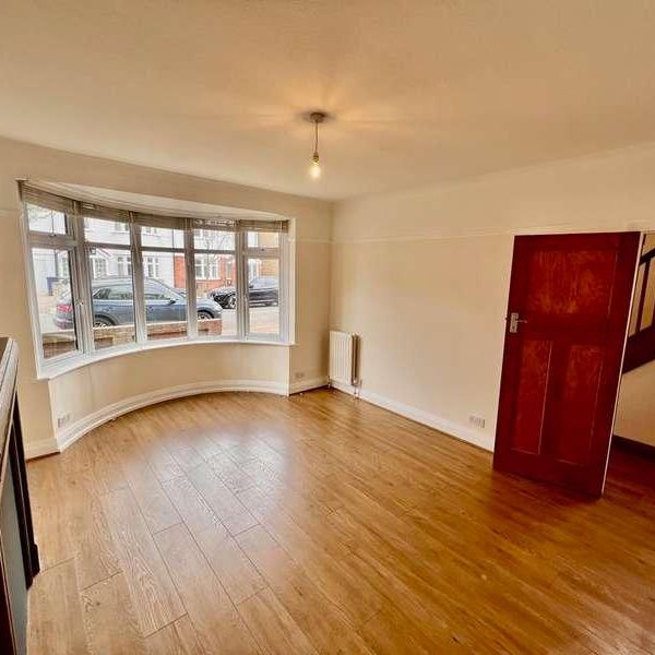 Cawdor Crescent, W7 - Photo 1