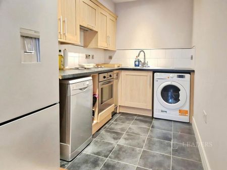 2 bedroom flat to rent - Photo 5