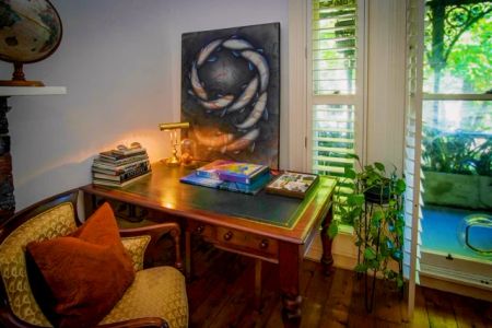 Victorian Heritage 1-bedroom Mansion apartment in St Kilda - Photo 4