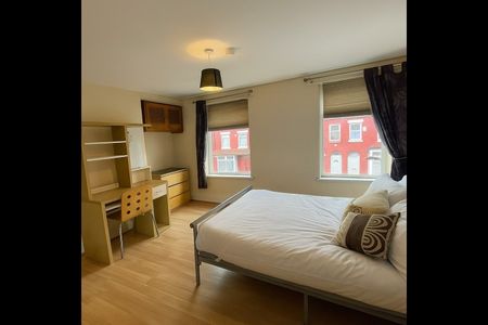 5 Bed Terraced House, Whitby Rd, M14 - Photo 3