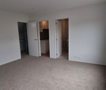 Don't Miss This Studio Unit&excl; - Photo 3