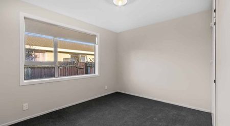 Modern and Comfortable 3 bedroom - Photo 5