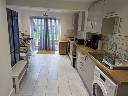 Room in a Shared House, Bishopthorpe Lane, BS10 - Photo 4