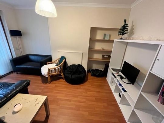4 bedroom semi-detached house to rent - Photo 1
