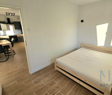 Swieżo wyremontowane 2 pokoje z dużym balkonem - Photo 5