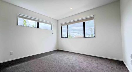 Unit 2 / 29 Crown Cr, Otara, Auckland 2023 - Photo 2