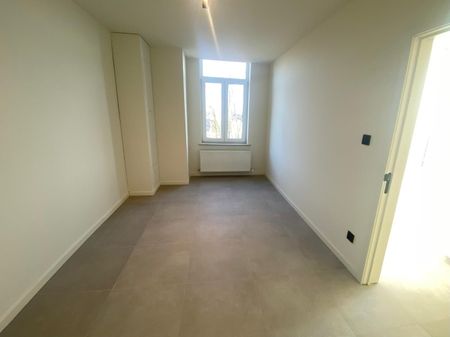 Gerenoveerd modern appartement met alle voorzieningen - Photo 4