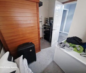 3 bedroom end of terrace house to rent - Photo 6