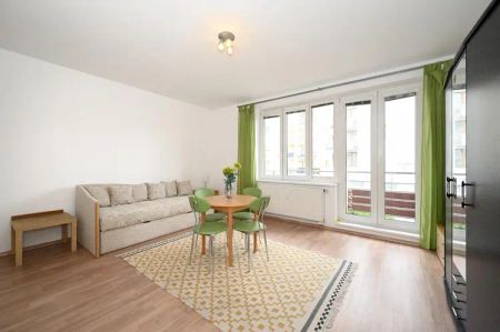 Byt 1+kk, 35 m and sup2;, balkon a sklep, ul. Za Černým mostem, Praha 14 Kyje - Фото 3