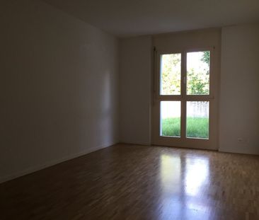 Sunny 4.5-room apartment on the ground floor is waiting for you! - Photo 2