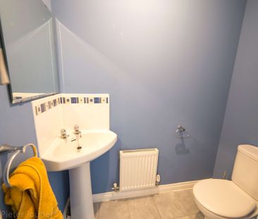 Gorgeous ALL ENSUITE house with lounge & garden Room 3 - Photo 3