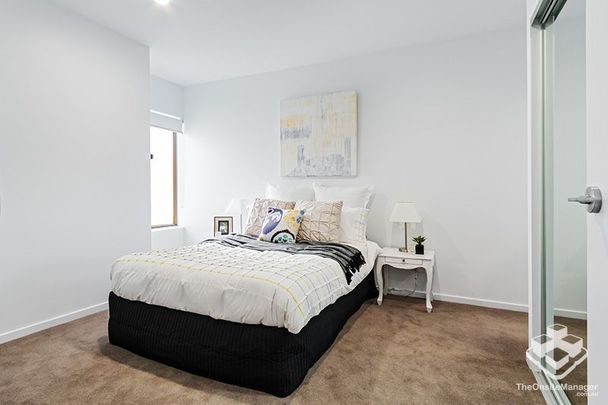 Unit in great condition with a balcony - Photo 1