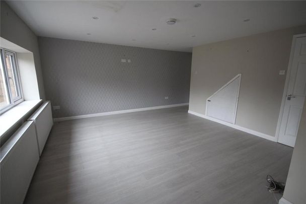 6 bedroom detached house to rent - Photo 1