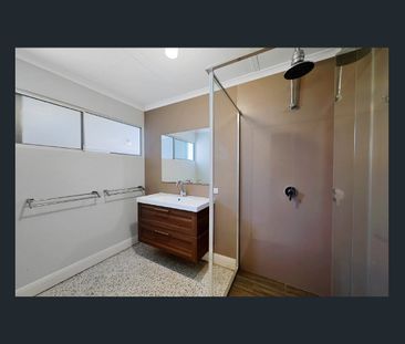 Spacious 3 Bedroom Home with Huge Shed - Photo 6