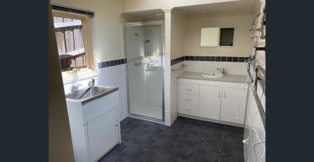 BEAUTIFUL SUNNY FAMILY HOME IN MOUNT STUART - Photo 3