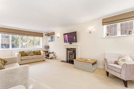 4 bedroom detached house to rent - Photo 3