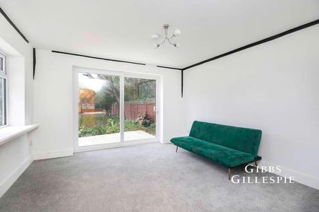 Warren Road, Ickenham, Middlesex, UB10 - Photo 2