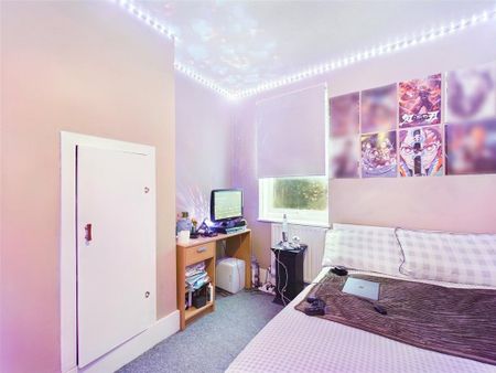 4 bedroom terraced house to rent - Photo 3