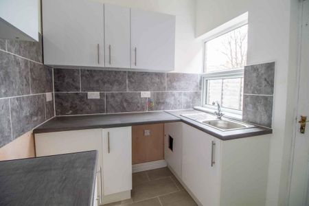 2 bedroom terraced house to rent - Photo 3