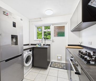 2 bedroom semi-detached house to rent - Photo 2