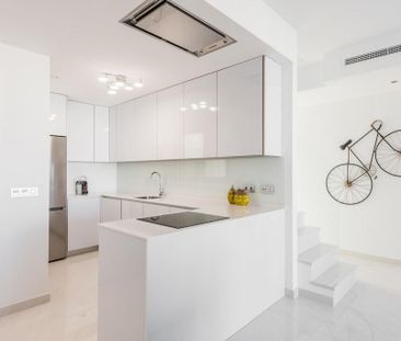 3 bedroom luxury penthouse for rent in Estepona, Spain - Photo 1