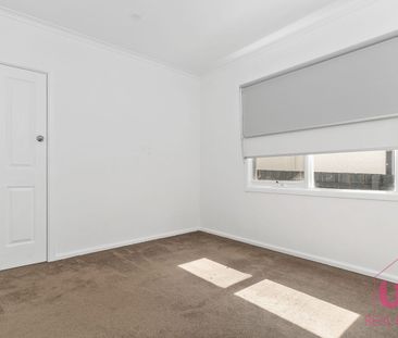 Modern 3-Bedroom Home in Quiet Frankston Pocket - Photo 5