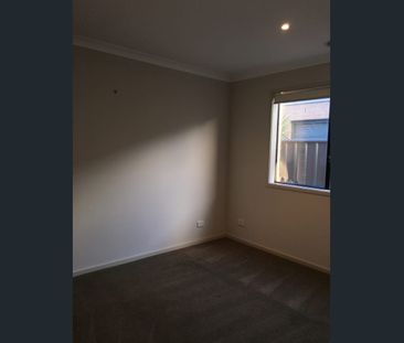 Great Value 3-Bedroom Home in Manor Lakes - Photo 3