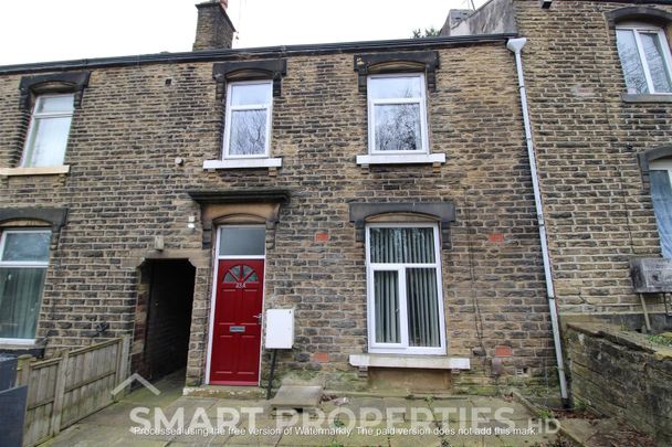 Whitehead Lane, Huddersfield - Photo 1