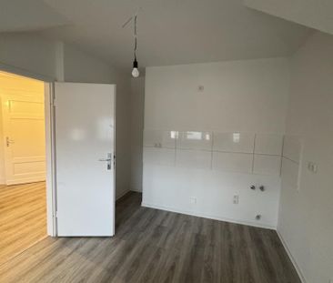 Demnächst verfügbar! 2-Zimmer-Dachgeschosswohnung in Kiel Gaarden-Ost - Photo 6