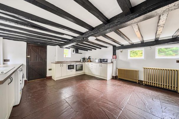 Millbrook, Guildford - 4 bedrooms Property for lettings - Seymours - Photo 1