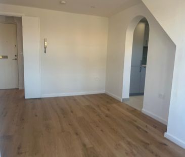 1 Bed Flat, Pilligrims Close, N13 - Photo 2