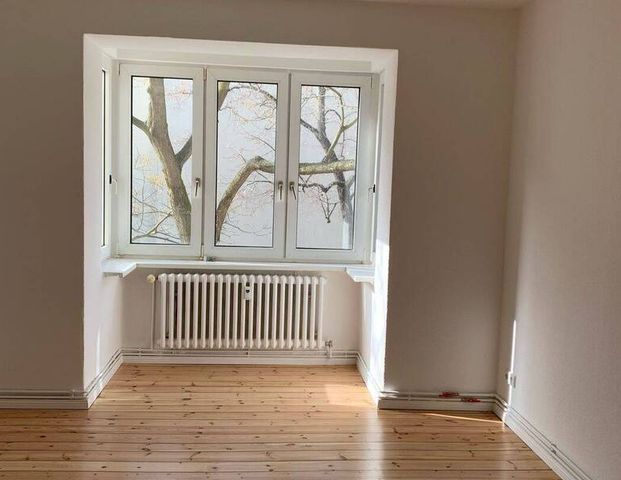 Komplett modernisierte helle 2-Zimmer-Wohnung - Foto 1