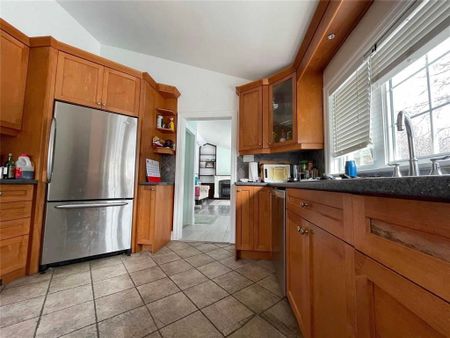 For Lease - 5433 SPRUCE Avenue, Burlington, Ontario - Photo 5