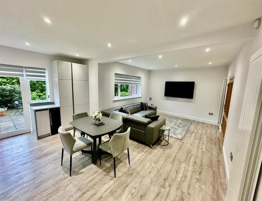 5 Bedroom Detached To Let - Photo 1