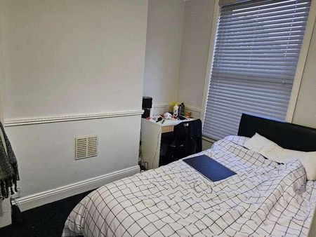 Cromwell Street, Nottingham, NG7 - Photo 3